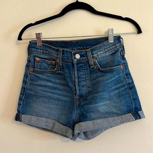 Levi’s denim shorts size 26